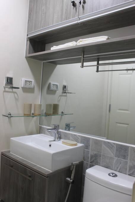 Condo Near Ayala Cebu City W Wifi Balcony Eksteriør bilde